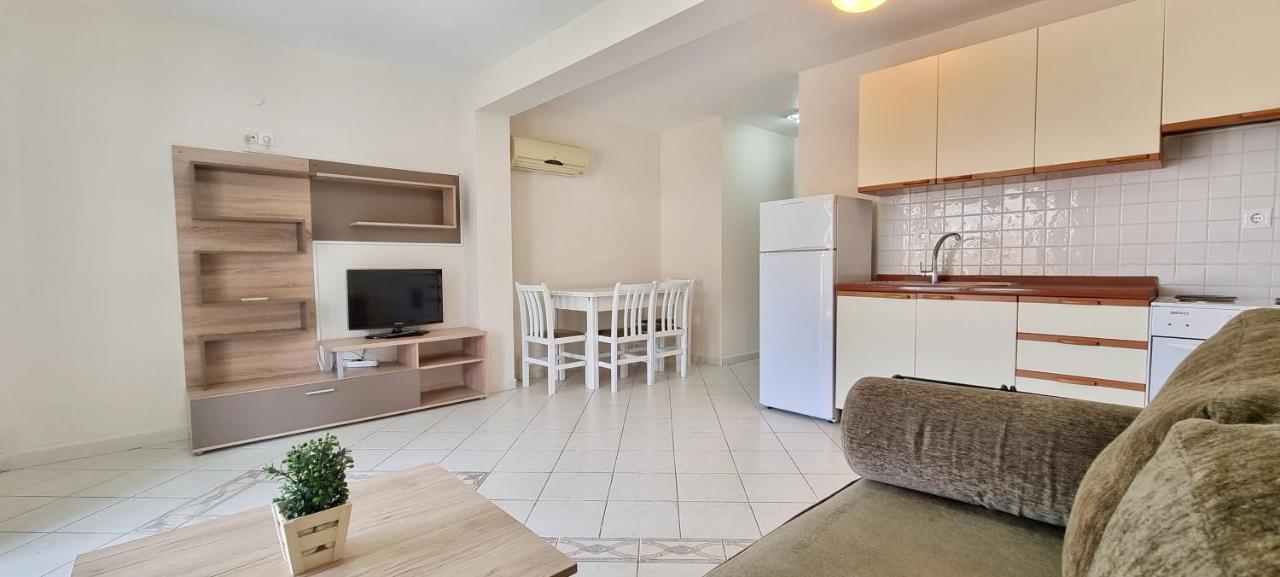 Bungalow White Apartments Polychrono Habitación foto
